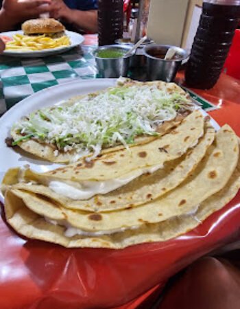 RESTAURANTE CHESSADILLAS Y HUARACHESS